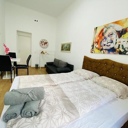 Premium Triple Room Dw Vienna Exterior photo